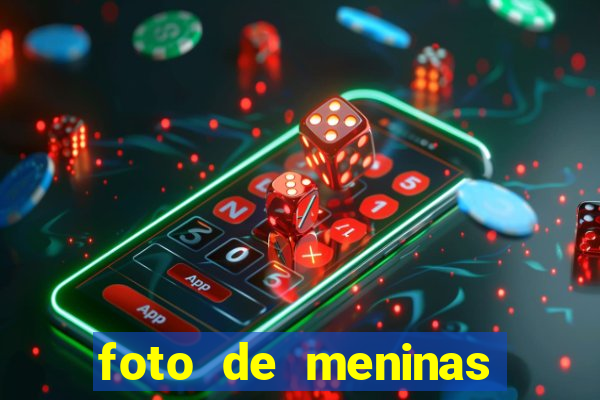foto de meninas cacheadas fake